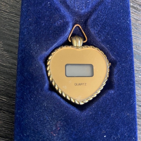 Vintage Jacques Carpentier Digital Quartz Heart Watch Necklace Pendant No Chain - Picture 3 of 10